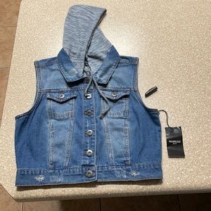 MAREZZI  VEST WITH HOODIE SIZE XL JR